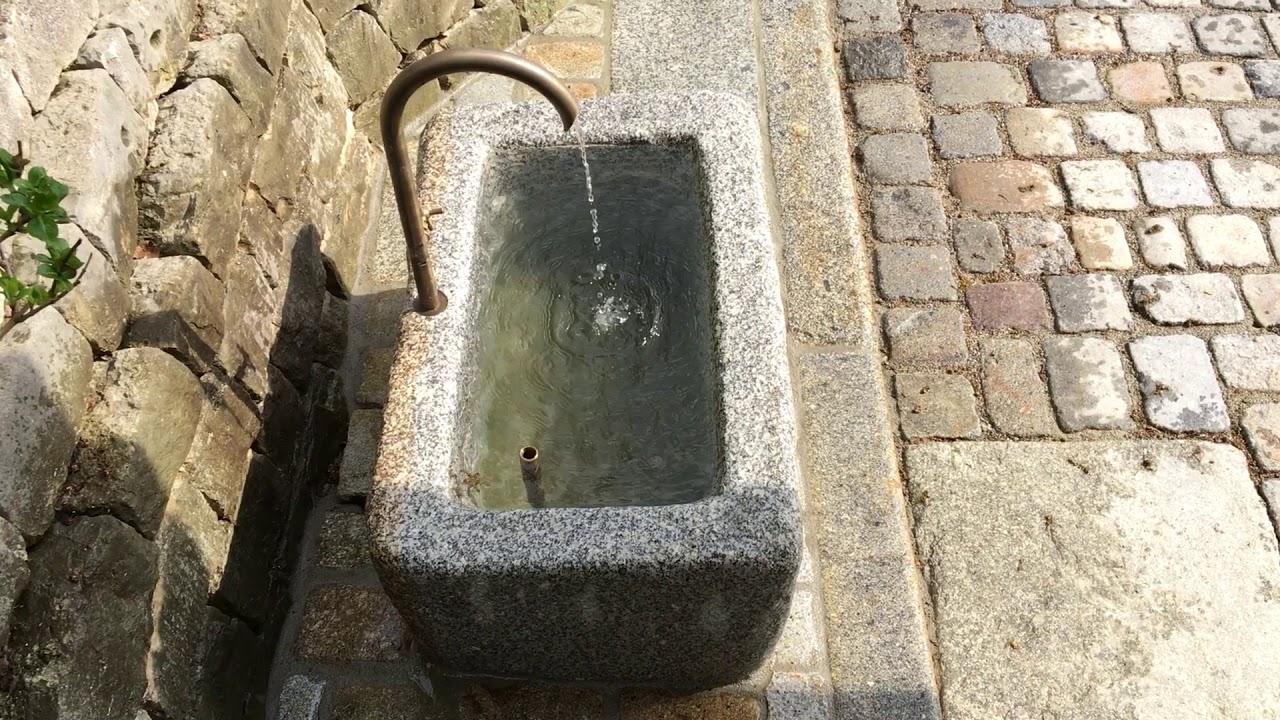Wassereinlauf Brunnen YouTube