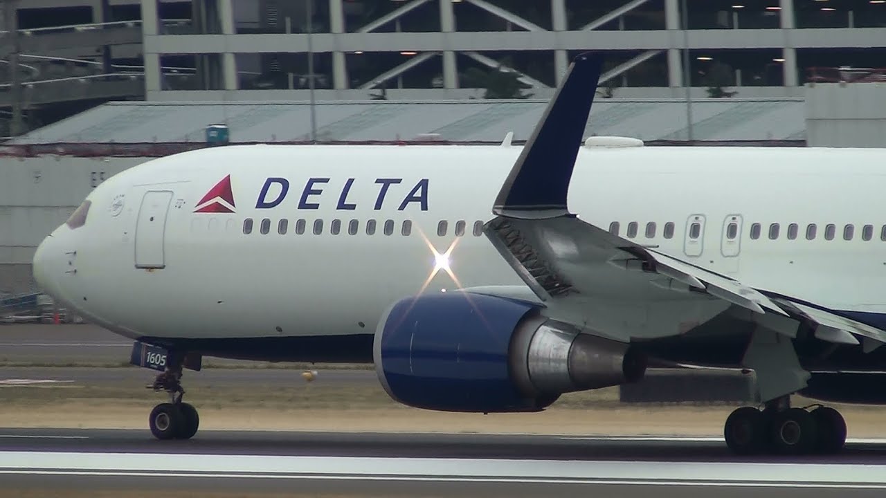 Delta Air Lines 767-300ER [N1605] Takeoff Portland Airport (PDX)