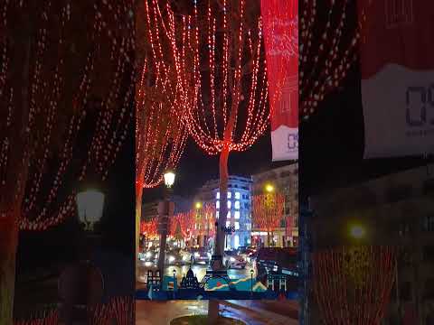 أضواء جادة الشانزليزيه في باريس