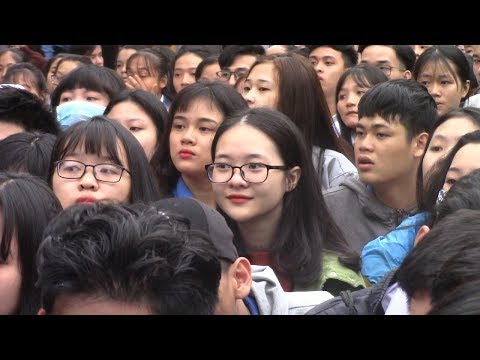 Video Tư vấn mùa thi ở Đà Nẵng: 5.000 học sinh tham dự - YouTube