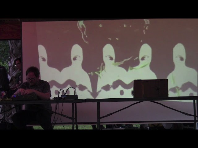 Brett Geib at Squared Wave on April 10, 2024 at 4th Ave. Food Park, Gainesville, FL