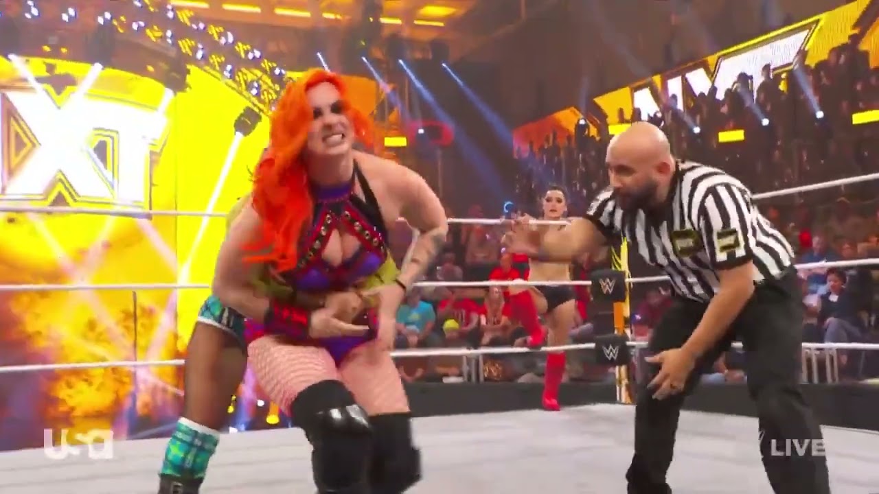 Roxanne Perez & Lyra Valkyria VS Toxic Attraction