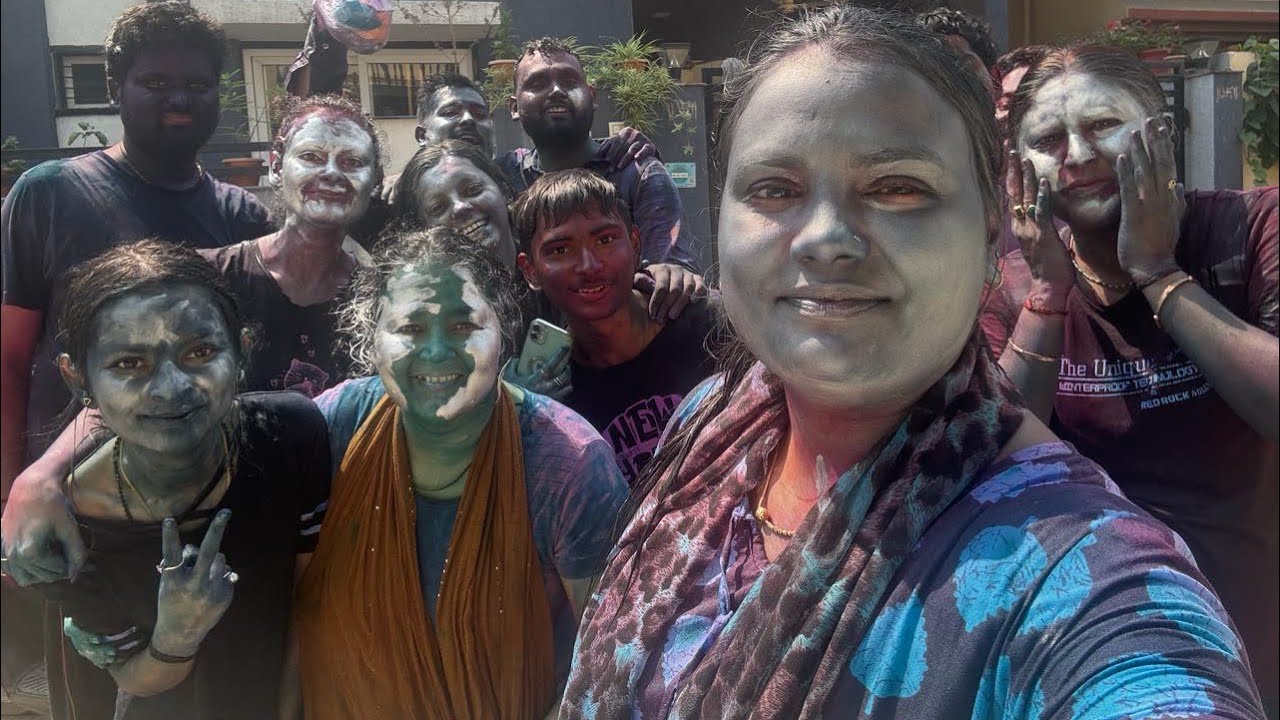 परिवार के साथ मिलकर बनाई होली //आख़िर क्यों इस इस घर में ये आख़िरी होली है 