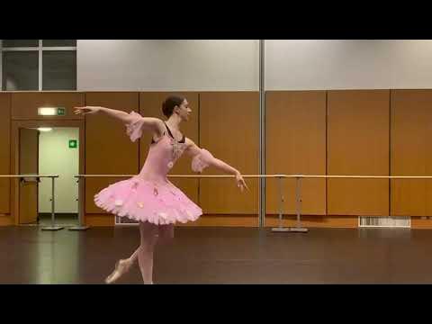 Laura Alieva porno rasmlar