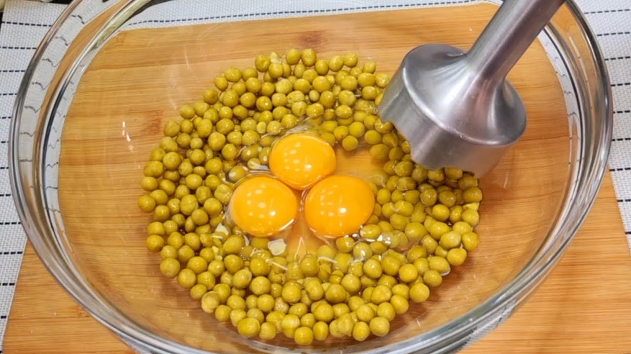 Мама испекла барнаул. Задача про пирожки. Бабушка испекла пирожки с черникой разобрать предложение. Бабушка испекла 12э пирожков. Разбор предложения бабушка испекла пироги.