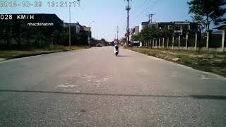 Vừa phóng xe đạp điện vừa lướt Facebook. screenshot 3