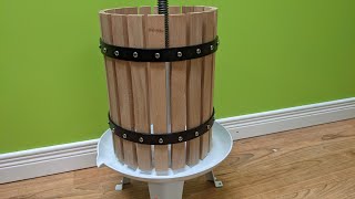 Fruit Press Review - Unboxing and first use - Squeeze Master 7101 (1.6 Gallon)