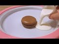 피코크 초코마카롱으로 철판아이스크림 만들기 Big Chocolate Macaron ICE CREAM ROLLS ASMR