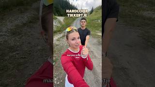 Tikkertje terwijl we hardlopen!😅🙈