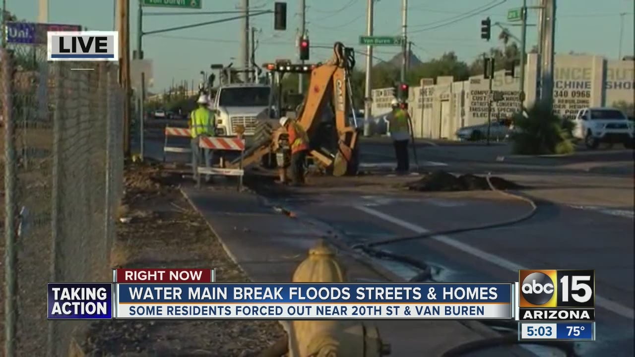 Phoenix water main break floods streets and homes - YouTube