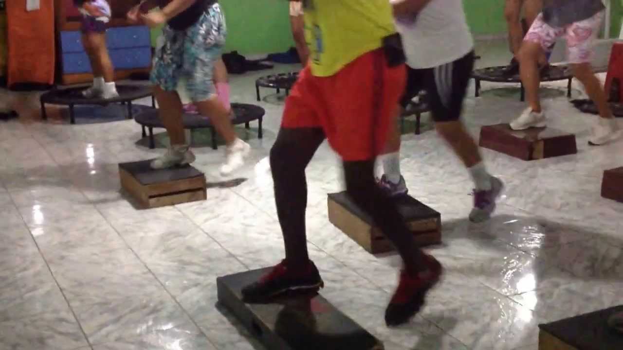 Aula de Step, Jump e Dança (Circuito) - YouTube