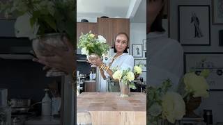 How to arrange flowers at home with antique vases #flowerarrangement #hostingtips #flowerbouqet