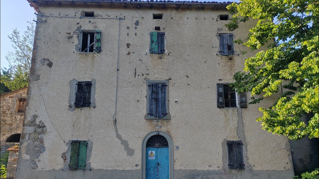 ENTRO NEL CASOLARE ABBANDONATO! AL SUO INTERNO È DELL'INCREDIBILE, TROVO DI TUTTO, MAGNIFICO! 