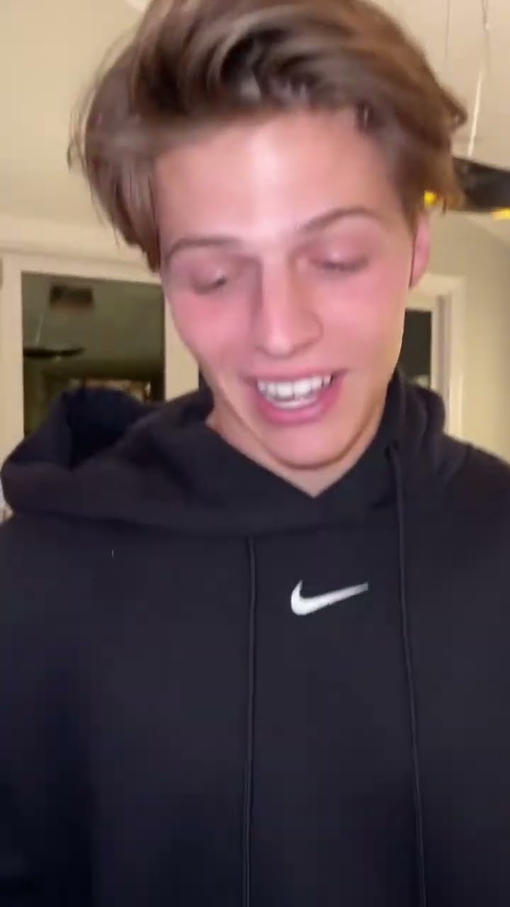 Wait for it… #love #relatable #shorts #short #couple #prank #school #funny