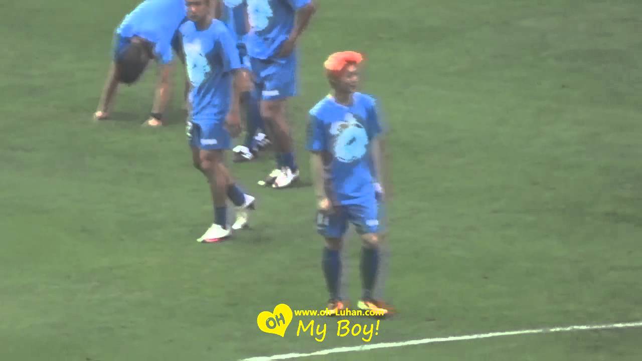 130623 Asian Dream Cup EXO-M Luhan Hugs Xiumin