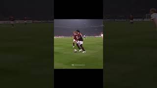 Ronaldinho Brincava No Campo