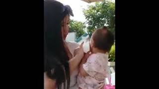 Vania Gemash Momong Anak..mama Nya Sopo Yo..