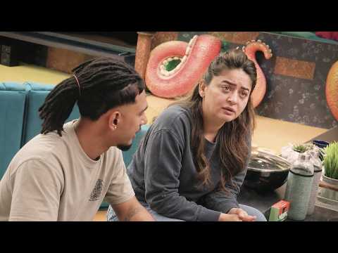 BIGG BOSS 20 | Kitchen में Chicken बनाने के ऊपर आपस में भिड़ी Mahi और Amrapali
