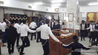 ושמחת בחגך | פסח תשע"ז | הרקדה חסידית | בחורי ישיבת יקירי ירושלים | DJ אלנתן אברג'ל | 0505746587