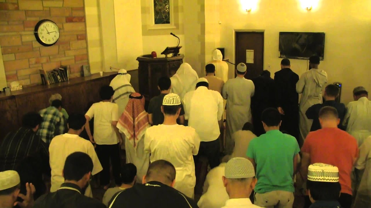 تقليد الشيخ محمد اللحيدان من صلاة التراويح 2015