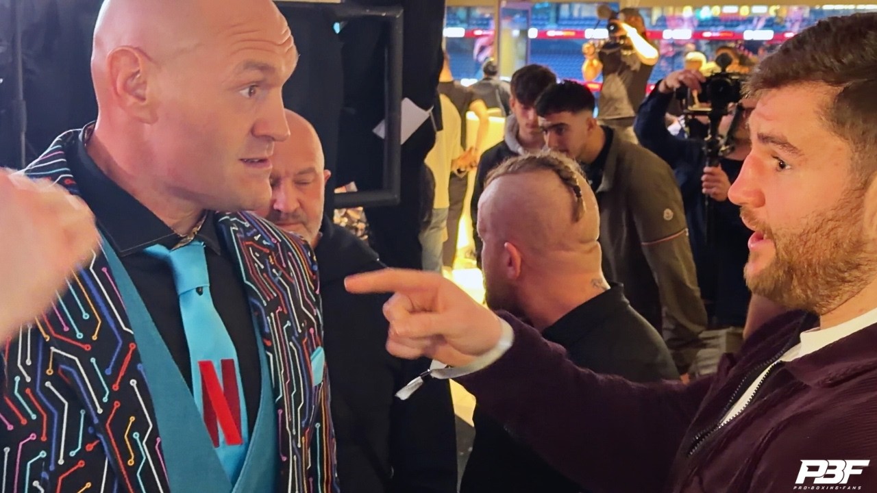 "KEEP IT GOING"- TYSON FURY TELLS JOHNNY FISHER MOMENTS AFTER JOHN FURY RAGE AT CARL FROCH/MAKHMUDOV