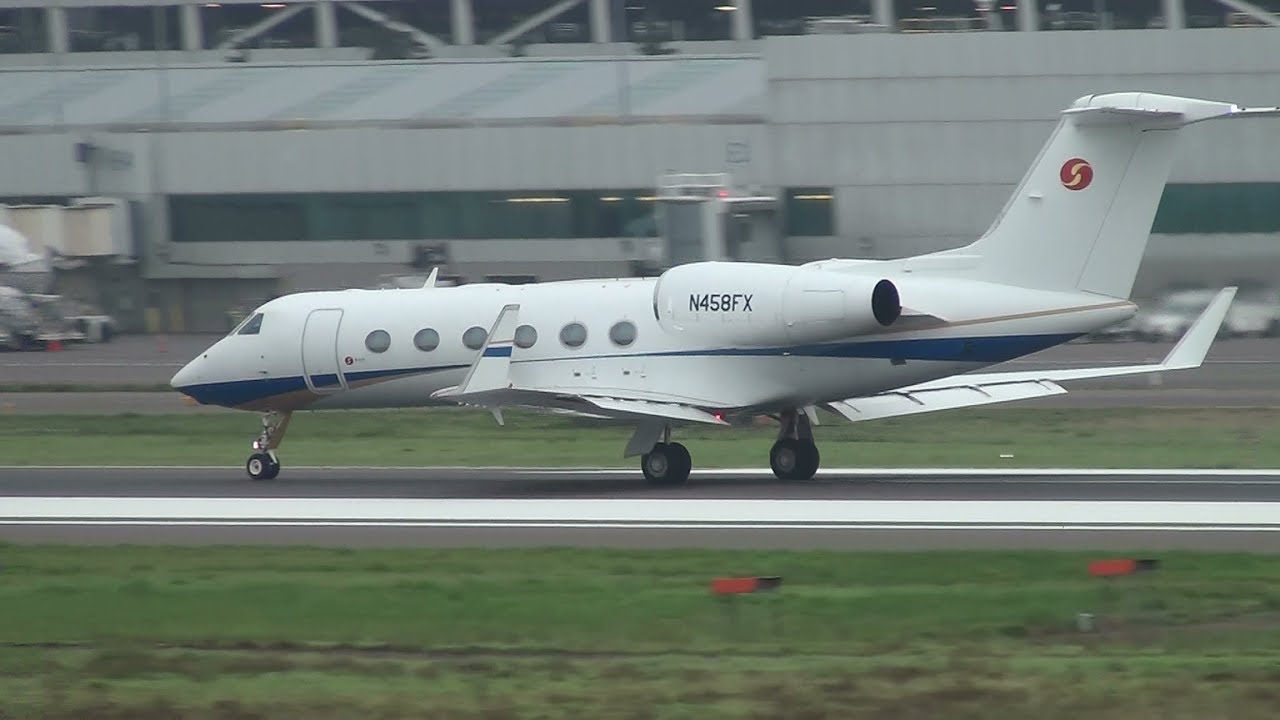 Gulfstream G450 [N458FX] Takeoff Portland Airport (PDX) boeing 777-200