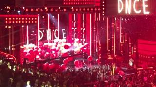 DNCE - Cake By The Ocean (2016 Billboard Awards)