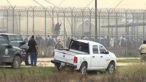 RAW VIDEO: Multiple agencies descend upon federal prison under lockdown