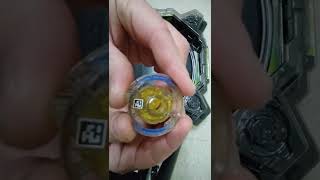 Beyblade Burst Quad Drive Magma Roktavor R7 vs Gilded Balderov B7 unboxing video.