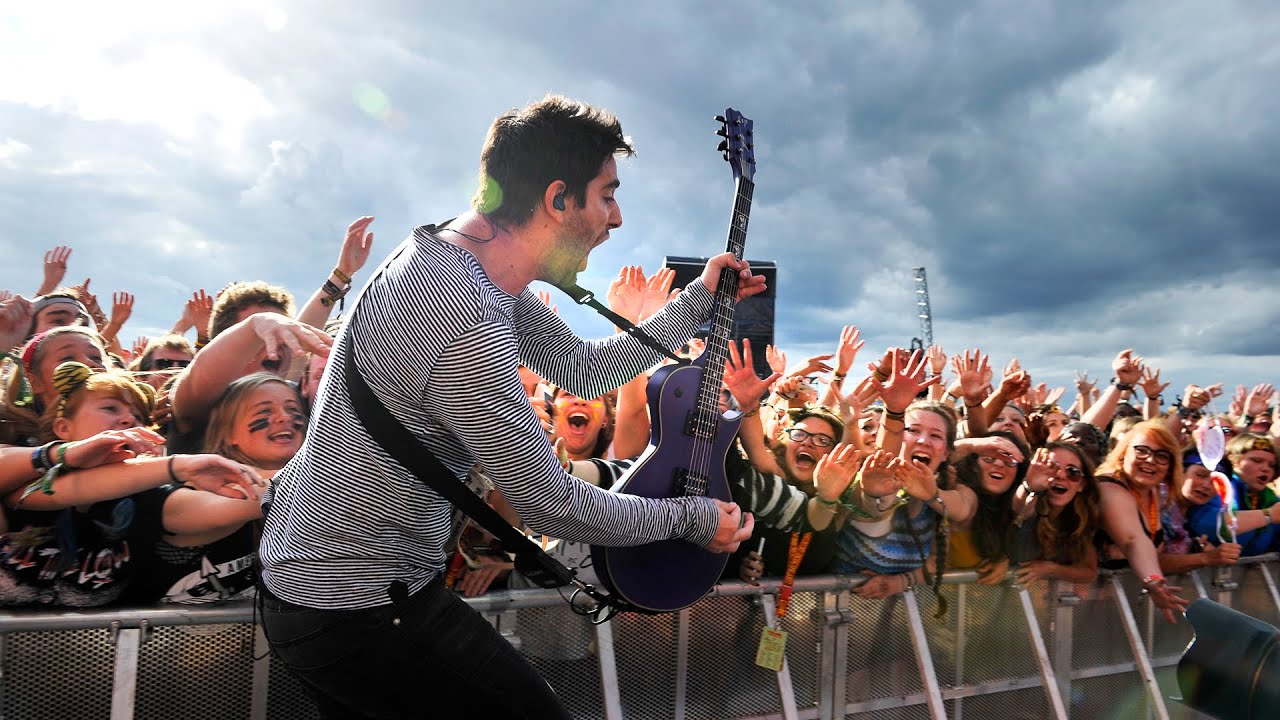 All Time Low - Time Bomb (Reading 2015)