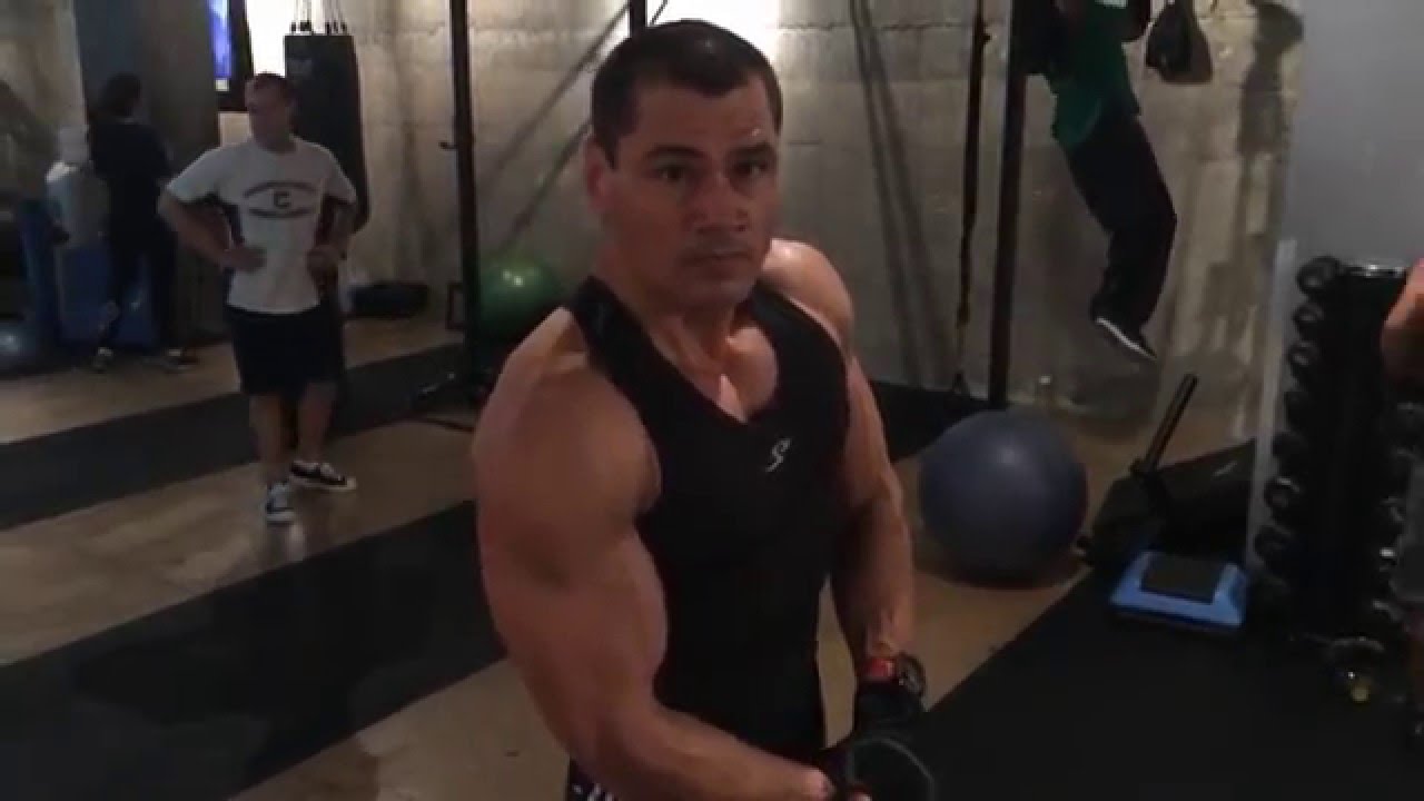 camera iphone 8 plus apk Savas Cebeci Posing