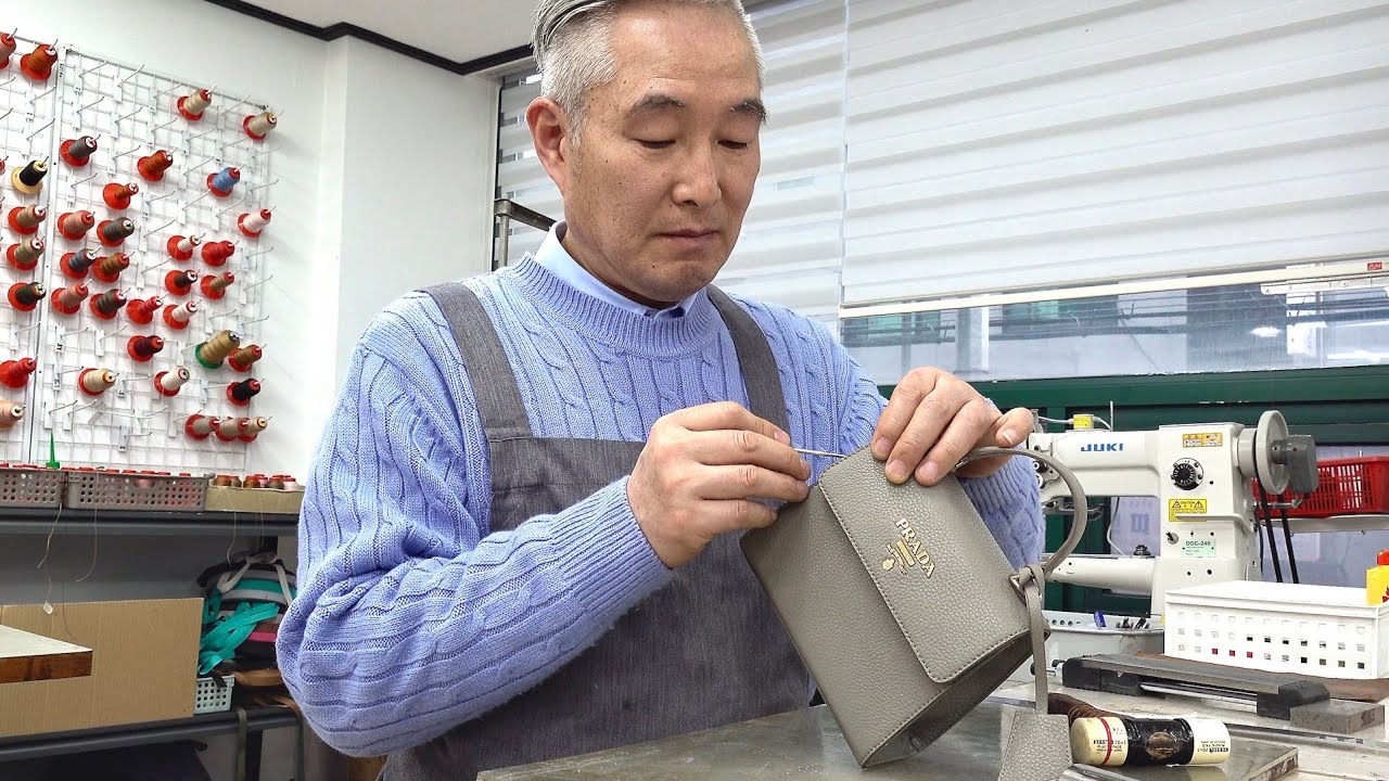 【大注目】PRADA◆レザー スモール 折りたたみ財布 小銭入れ付き 使いやすさ神レベル✨PRADA(プラダ)のミニ財布・折りたたみ財布