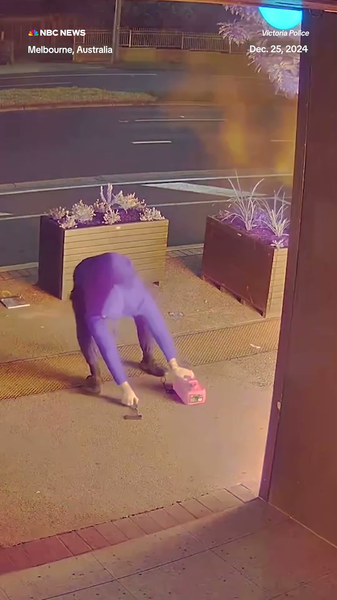 An arsonist in Australia set his own pants on fire