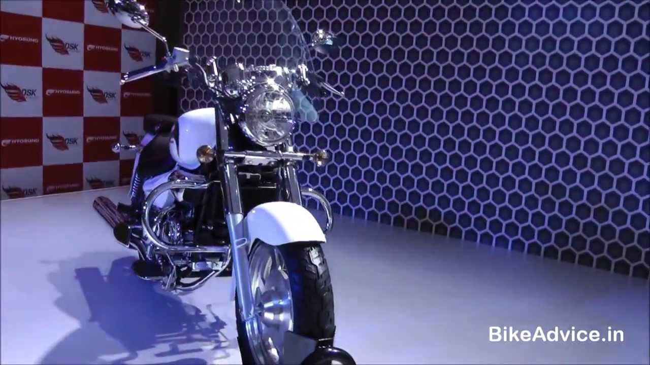 Walk around DSK Hyosung stall (Uncut) - Auto Expo 2014 Delhi, India