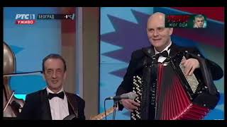 Raša Pavlović - Pokraj Puta Rodila Jabuka