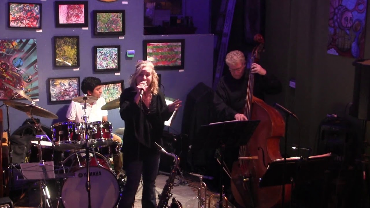 Lisa Ritner-Jones - 'Blackbird' (Lennon-McCartney) 2019-12-01 Eon Burchman Memorial, Viento y Agua