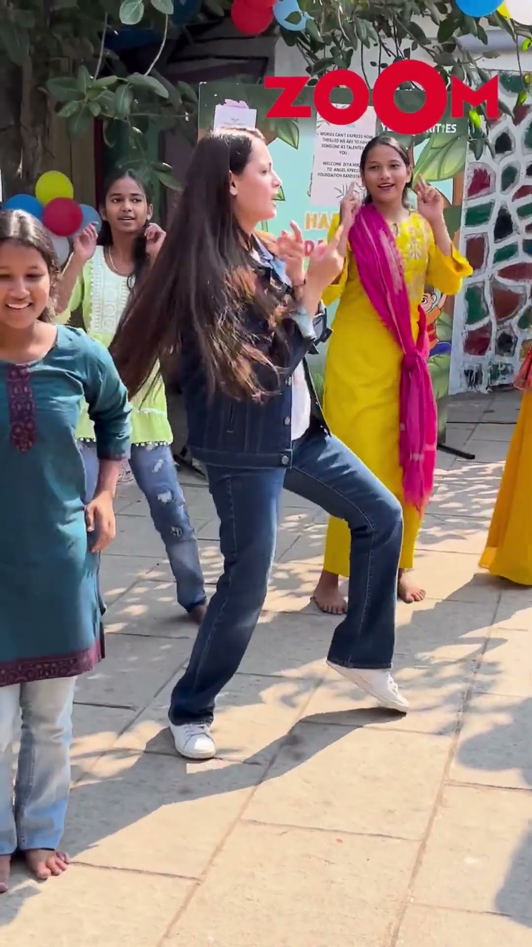 Dia Mirza's LOVELY smile while she ENJOYS dancing with kids at an NGO event #diamirza #shorts