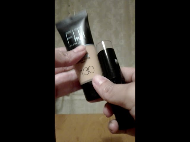 ASMR Roleplay: Deine Makeup Beraterin gibt dir Tips und probiert einen speziellen Look an dir aus.
