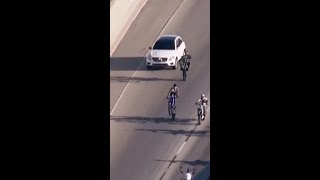Driver weaves through traffic during high-speed chase