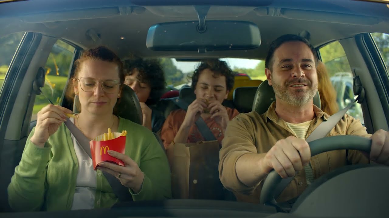 Video: Quando um Méqui te pega, pega um Méqui no Drive.