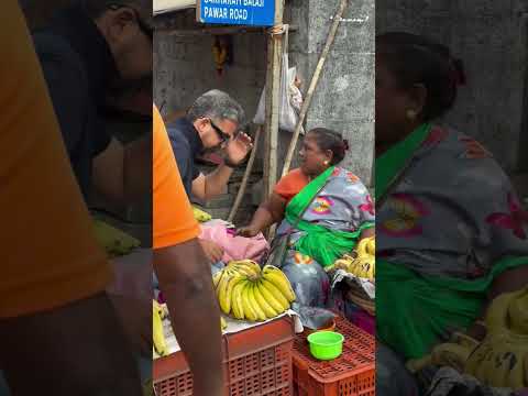 Heart Melting Moment With A Hardworking Street Vendor! ❤️🥺 #Kindness #helping #shortfeed #generous