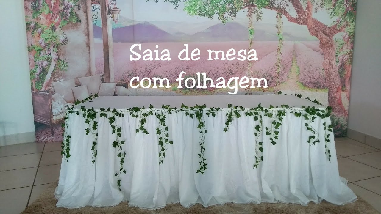 mesa de festa com tule