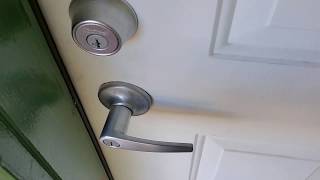 Opening Front Door In SECONDS Without a Key BEWARE!