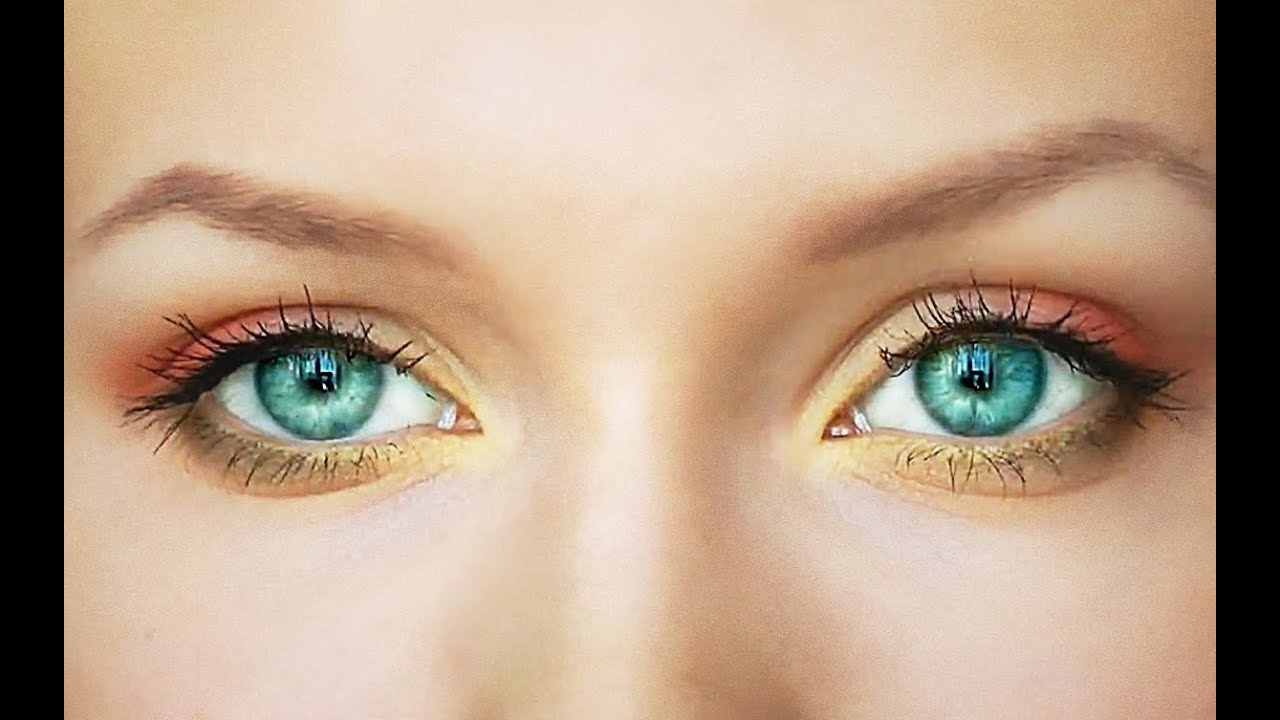 Его глаза напротив цвета моря. Бирюзовые глаза. Красивые бирюзовые глаза. Красивый цвет глаз. Красивые голубые глаза.