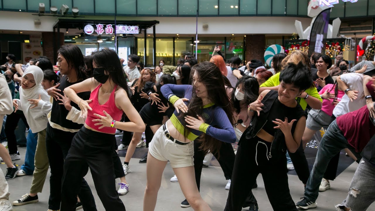 [KPOP IN PUBLIC] REVIBE Random Play Dance | YEP '22 - Final Dance Floor