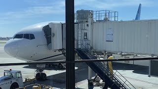 Los Angeles (LAX) ~ Washington DC (IAD) - United Airlines - Boeing 777-200 - Full Flight