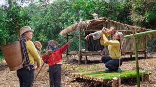 Life Single Mother: Mother & Son designed and built a water source to the farm using bamboo