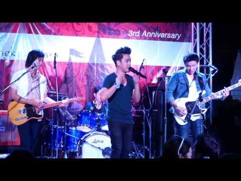 สิ่งที่มันกำลังเกิด_เอ๊ะ จิรากรและวงพอส@Bangkok Brass
