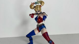 Amazing Yamaguchi Revoltech Harley Quinn “New Color” (AmiAmi Ex) Toy Review