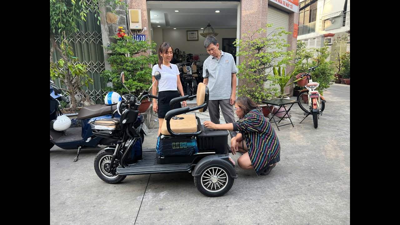 Con gái mua xe điện 3 bánh Hakimi X5 Pro động cơ 2000w có thắng đĩa để chở Mẹ được dễ dàng hơn